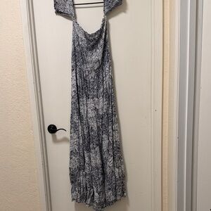 Chic Black and White Floral Maxi Dress